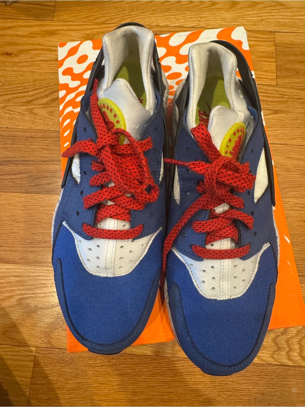 LIKE NEW: Nike Air Huarache Run: Women’s 11.5/Men’s 10 - Picture 2 of 4